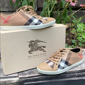 Women’s Burberry shoes
